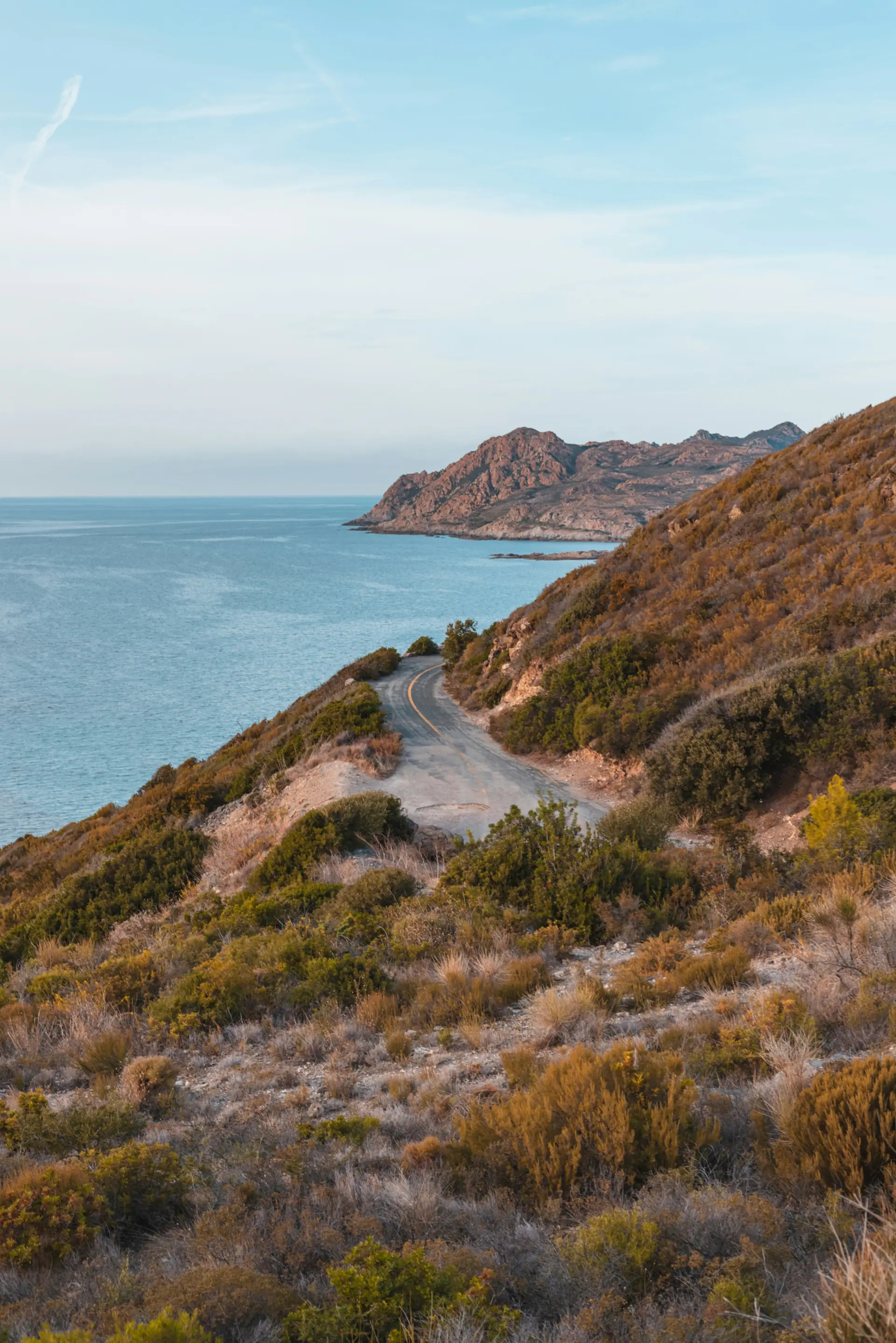 Sentier de randonn&eacute;e dans le massif de Bavella, Corse du Sud