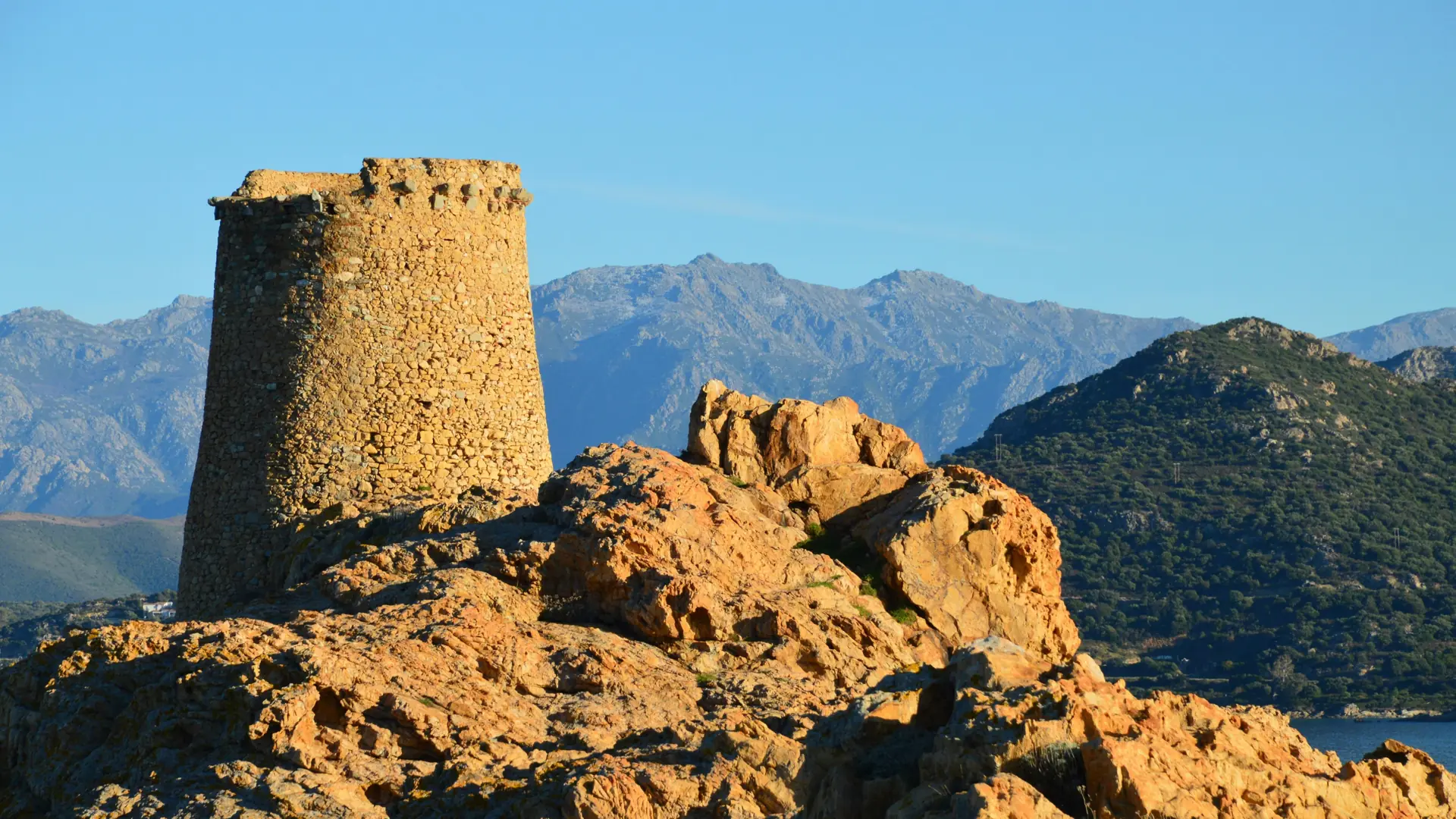 Tours g&eacute;noises de Corse du Sud