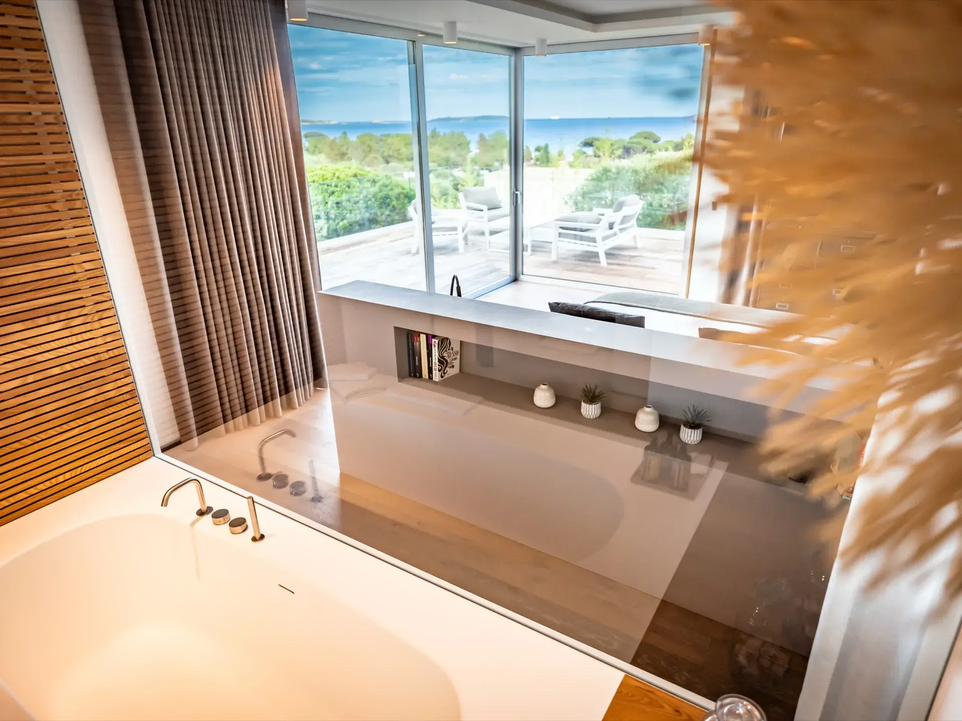 Salle de bain master avec finitions haut de gamme - Villa Azaitu